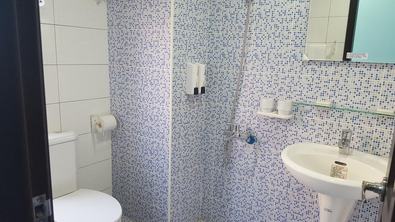 J. Home Kaohsiung Eksteriør billede