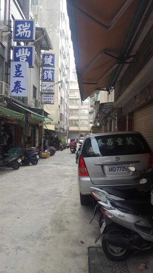 J. Home Kaohsiung Eksteriør billede